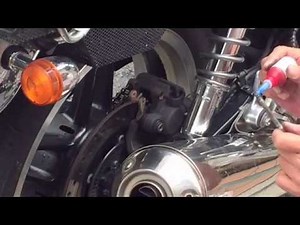 自分で行うＣＢ１１００のリアブレーキパッドの交換