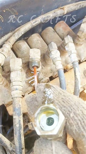 🚜 Heavy Excavator Hydraulic Line Oil Bleeding