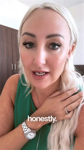 Katie Godfrey on Instagram: "Do you struggle with your team? Most of the time we blame them, but a lot of the time its us not leading correctly. (Don't get me wrong there is always the odd awful staff member 😆) But if you have high staff turnover, issues with client rentention, sickness issues ongoing, clients not wanting to move over.... it tends to be something we are doing wrong. Most of us haven't been taught to be a manager so we end up being friends with the team, which also causes proble