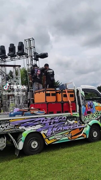 💣💣💣 #promomakan1111 #bufagoaudio #alexizlighting #pesonagondanglegi #dullighting @f1_one_bofago_reall @desmo_music @pesonagondanglegi