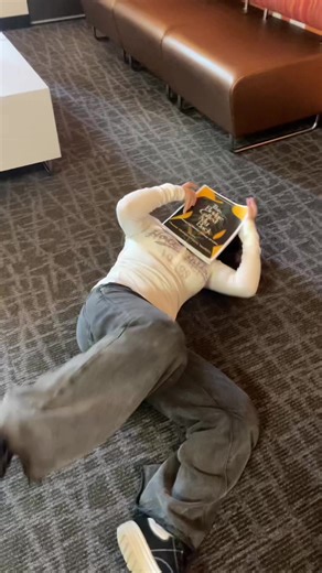 Come join us for our poetry workshop tomorrow where you can also have a chance to win a copy of This Bridge Called My Back! 🗓️ Thursday, February 19th ⏰ 12:00 - 1:00 PM 📍 USU 3500