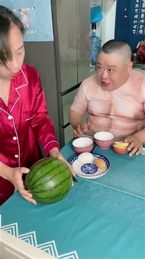 Women are really cruel!#funnycouple #eatingchallenge #eatingshow #comedy #eat #funny