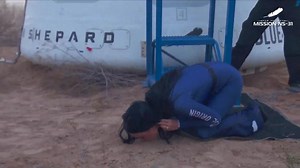 Katy Perry & Co. sind nach Zehn-Minuten-Flug ins All zurück