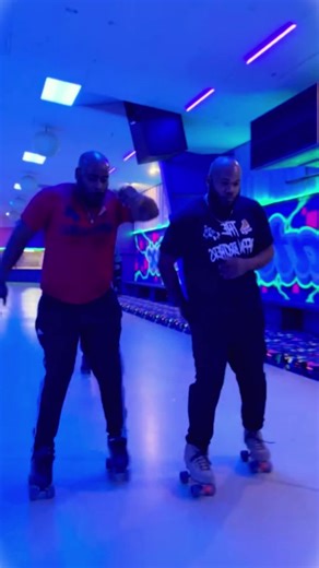 Finally nailed the backward crossover—small wins feel huge! 🎉 #SkateProgress #NewTrick #RollerSkating #WheelFun #SkateTips