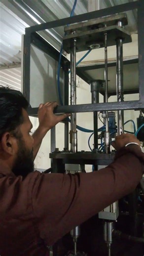 Blowing machine change your 1l mold Global pet auto drop