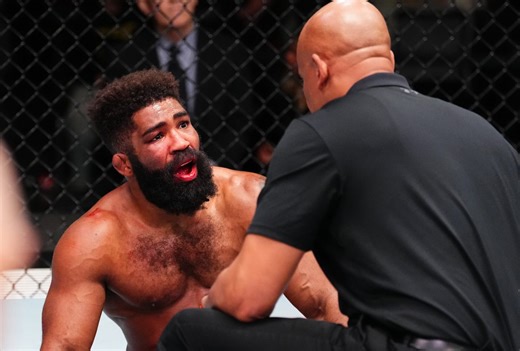 Chris Curtis rages as fight is stopped with one second to go to hand him second straight loss at UFC Vegas 101