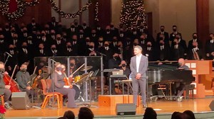 What an honor it was to sing with the Turtle Creek Chorale last night! What an incredible sounding group!Thank you everyone for making this such a special night! Here is Silent night as they performed it in ASL. | David Archuleta