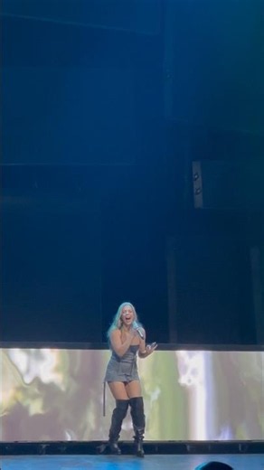 Becky Hill - Outside of love / Katy Perry concert 05/11/25 #beckyhill#outsideoflove#thelifetimestour