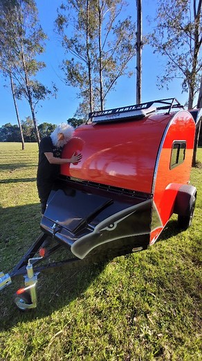 21K views · 103 reactions | Vamos iniciar a semana com um vídeo rápido desse mini Trailer Coruja One! Lindo, leve, compacto e completo é a opção perfeita pra quem quer iniciar no campismo com conforto e estilo Informações e orçamentos Whats 51 995011182 Fone 51 32073565 Boa Semana #campingbr #campingbrasil #acampar #acampamento #Trailer #minitrailer | Aguiar Trailers | Facebook