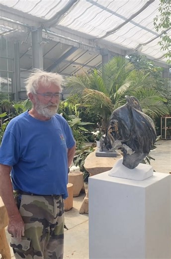 Le portait de l’artiste 🇫🇷 Marcel PAUL 🇫🇷 #symposium #art #artiste #granit #pierre #sculpture #sculpter #artistique #artist #artistic #nurseryplants #marbre #sculpteur #pepiniere #derbez #pepinierederbez #rencontre #arbre #plantes #nature #evenement #bresil #bresilian #nurseryplants #artist #artiste #portugais #derbez #sainttropez #gassin #golfedesainttropez | Ets Derbez