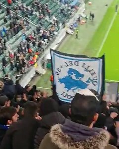 Il saluto squadra-tifosi 🇵🇱🇪🇺 #legianapoli⚽ 1-4 @europaleague #sscnapoli1926💙💙 Season 21/22 👕 game 15 | Gol del Napoli