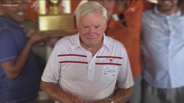 Former Texas Longhorns coach Fred Akers dies at 82