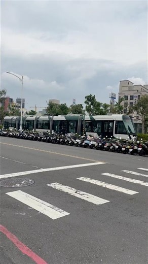 Taiwan Urban Electric Train #train #trainpassing #electrictrain
