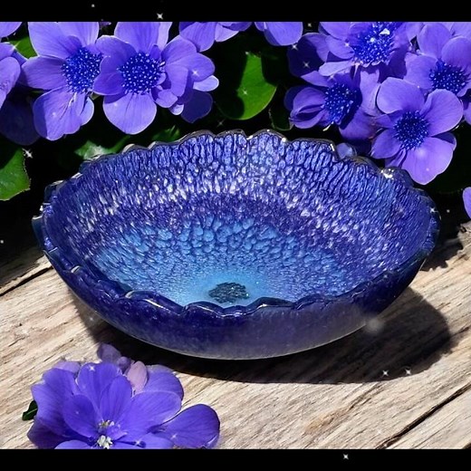 Gorgeous Purple and Blue Crackle Bowl in Epoxy Resin #resinart #handmade