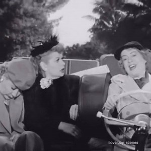 Remembering Elsa Lanchester (28 October 1902 – 26 December 1986). —————————— Scene from the episode Off to Florida. #lucilleball #desiarnaz #ilovelucy | I Love Lucy Was Never just a title