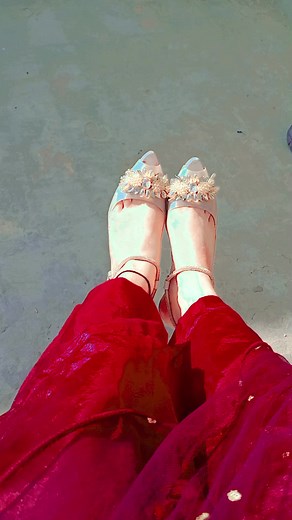 Elegant Silver Shoes with Floral Design for Special Occasions