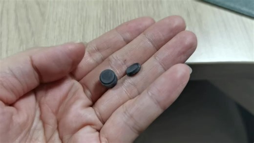 How this happened? After checking the failure mode of the PDC buttons, we found 1.the PDC layer drop from the tungsten carbide base, there’s no obvious wear trace on the cutter body 2.The PDCs looks to be welded with brass welding rod, which is requires a high welding temperature 3.Judge from the photos, there’s no welding flux used for the PDC welding 4.The PDC center has obvious trace that the welding temperature is high ZZbetter suggestion: 1.Kindly check what brazing material you use, brass 