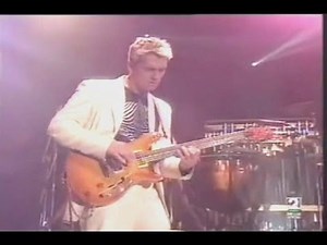 Mike Oldfield - Moonlight Shadow Live With Lyrics