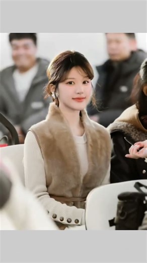 Five most elegant hairstyles for formal occasions at the end of the year Learn to tie