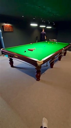 📍 Cambridge Installation Day Another classic delivered, installed, and ready to shine ✨ Today we had the pleasure of installing this timeless full-size Steel Cushion Riley Aristocrat snooker Table in a stunning Rosewood finish – a true icon of British snooker heritage 🇬🇧 Finished with Strachan Superfine cloth, exactly as requested by the customer, this table isn’t just built to look beautiful… it’s built to play beautifully too. Smooth, fast, and tournament-ready 🎯 From the rich rosewood ton