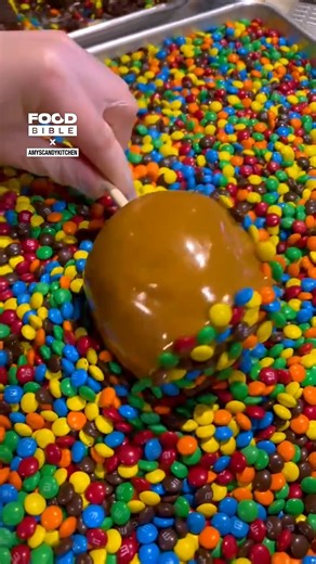 The process of making candle apples 👌🍏 #candy #apple #bts | FOODbible