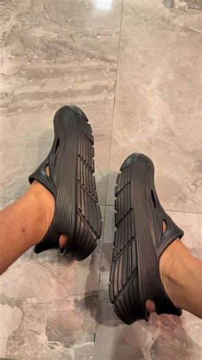 Solid Slippers: The Ultimate Footwear for Comfort