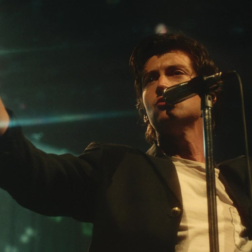 Arctic Monkeys ‘Live at Kings Theatre’ premieres on YouTube this Sunday, 23rd October at 8pm BST. The film was shot at their performance in New York on September 22 and will be available to view until Thursday 27th October. https://arcticmonkeys.ffm.to/kingstheatre-yt | Arctic Monkeys