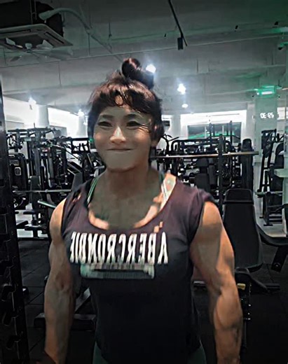 Chunri Kim on Instagram: "off-season training 💪 80kg. . . ✨️드래곤짐은 연중무휴 24시간 오픈 ✨️국가공휴일.일요일 모두 24시간 오픈 . #보디빌더_김춘리#드래곤짐 #김춘리선수 . Chat app👉KakaoTalk📞📩 ID.mini1004-chunri 인스타DM환영😘 . 💥레슨모집💥천안두정동_드래곤짐💪 일반레슨/선수레슨(남녀선수지망생.시합준비선수 환영) . #피지컬100시즌1 #Physical100 #Physical100_Season1 . #천안pt#백석동pt #여자보디빌더#보디빌딩#보디빌더 #Korean_girl#female_bodybuilding #women_bodbuilding#bodybuilder #women_physique#diet #머슬녀#다이어트#fitness#fitnessmodel #fitnessgirl#헬스