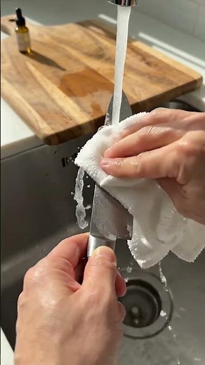 How to stop knives from developing rust spots?