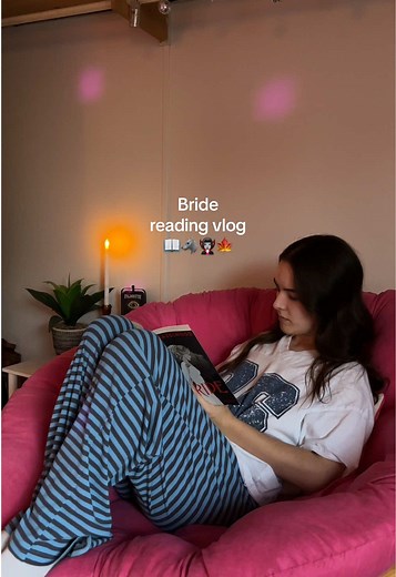 bride reading vlog !!!! 😛🐺🧛🏼‍♀️ I’ve missed the reading room vlogs ugh and OBSESSED with bride so far 🤭 #booktok #alihazelwood #bookish #readingvlog #currentlyreading