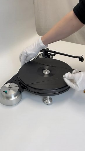 Our friends at @michellaudio back at it with another fabulous unboxing and setup video, this time with their TecnoDec turntable! Love the video! Be sure to give them a follow on social for more great content! Fidelity Imports is the proud U.S. importer and distributor for Michell Audio, learn more at fidelityimports.com #michellaudio #fidelityimports #soundup #turntable #unbox #unboxing #setup #vinyl | Woodys Soundup