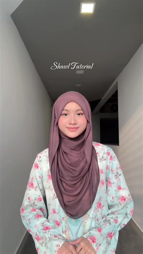 tuto tuds style flowyy 🤍#shawltutorial #shawl #shawlcantik #modalshawl #shawlviral
