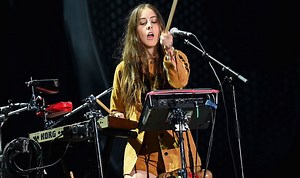 Watch Taylor Swift join Haim on stage at London concert