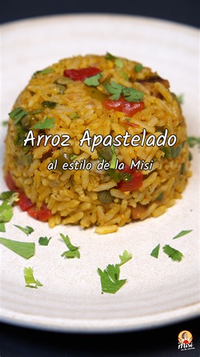 🍴 Arroz Apastelado al estilo de la Misi 🍴 Un plato lleno de sabor boricua que combina lo mejor del arroz con el relleno de los pasteles. Ingredientes para el caldo: 2 tazas de agua donde se ablandaron los gandules / 2 cups water used to soften pigeon peas 2 tazas de agua / 2 cups water 1 cdta de base de vegetales / 1 tsp vegetable base 1 cdta de base de pollo / 1 tsp chicken base 1 pastel puertorriqueño / 1 Puerto Rican pastel Ingredientes para el arroz: 2 cdas de aceite de achiote / 2 tbsp an