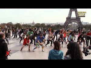 GANGNAM STYLE flashmob in Paris, France, at Trocadero on October 7th 2012 (파리 강남스타일)