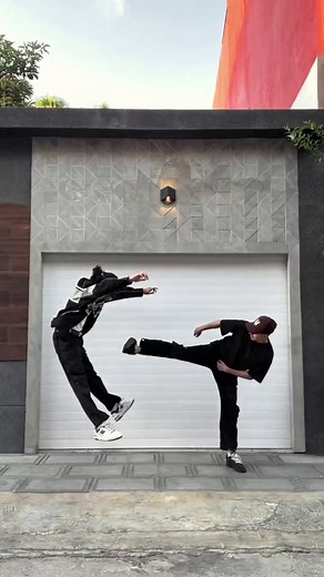 10 Poses For Duos - Ultimate Guide for Perfect Duo Poses