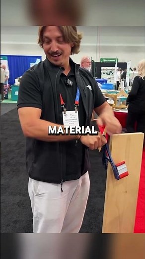 Tool That Helps You Carry Panels Like a Suitcase