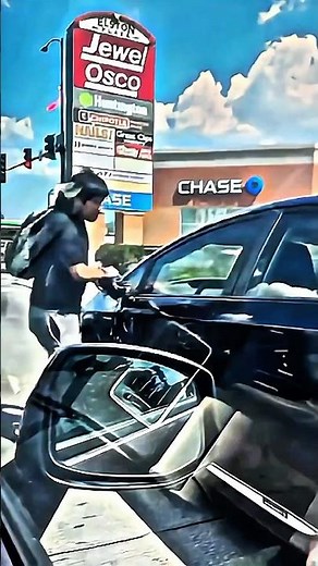 Road Rager Breaks Car's Side Mirror