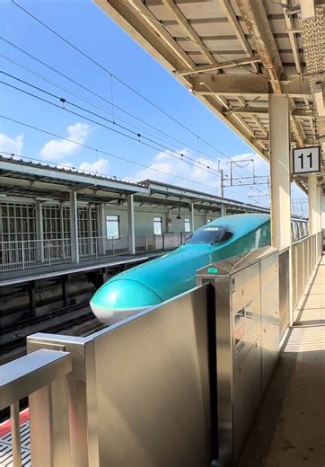 くりこま高原駅の高速通過シーン