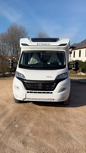 Etrusco T 6900 SB . 🎥 Video completo al link in bio 😉 . 695 x 232 x 295 cm 3500 kg (2829 kg in ordine di marcia) 4 posti 💺 2 posti letto 🛏️ Prezzo a partire da: 67.348 € . #camper #reisemobil #husbil #camperonline #etrusco #wohnmobile #campingcar | Camperonline viaggi in camper di qualità