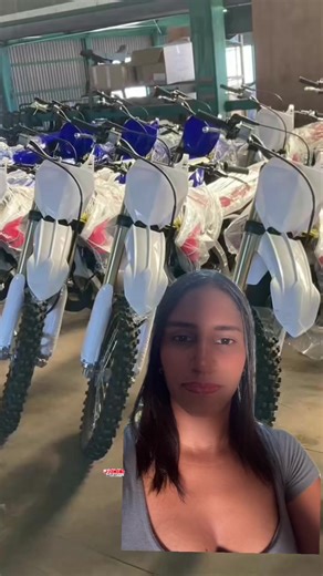 Oferta en Yamaha YZ 125 70 aniversario 0km año 2026. Llegaron ellas🤩🤩 Antes 14,000 Ahora 12,500 Solo hasta lunes 27 de abril 🤞🏽 Si te interesa la 450, 250 o la 125 normal pregúntame por el precio especial #fy #fyppppppppppppppppppppppp #importadora #yamahayz125 #japon