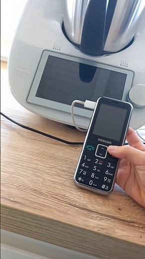 My maxcom my phone old die 😭