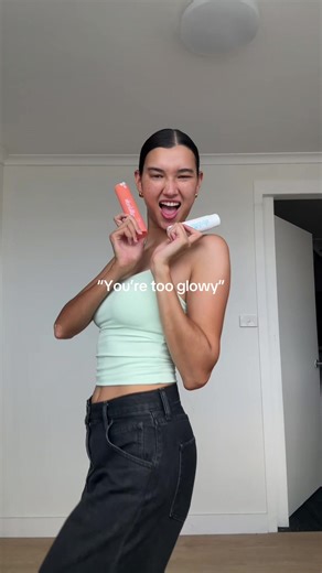 No such thing as too glowy ✨ 💖 #allkinds #skincare #facemist #skincareroutine #glowyskin