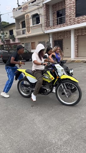 1.2M views · 24K reactions | Mi primer día como chor@ #pechimal #humor | Pechimal | Facebook