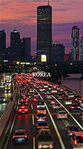 Sunset view of Yeouido and walking tour of Seoul's Hangang Bridge