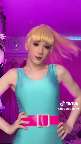 „This Barbie is from Toy Story!“💖🤠 also the movie was so freaking amazing omg #Barbie #barbiemovie #cosplay #toystory