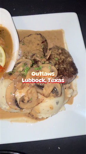 Outlaws Lubbock: New Steakhouse & Seafood Restaurant Near 4525 Milwaukee Ave