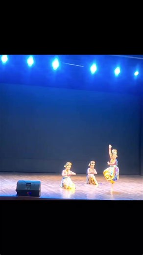 selalu ukir senyuman di wajah manis² mu itu peri² kecil ku 💋 baby lohan❤️😘 #DewiPadmaraloka @Sanggar Tari Ringkang Gumilang #fyp