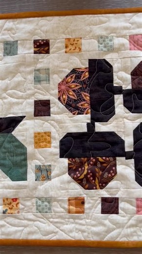 Quilted Fall Table Runner: Pumpkin Patchwork, 14”x35” - Etsy