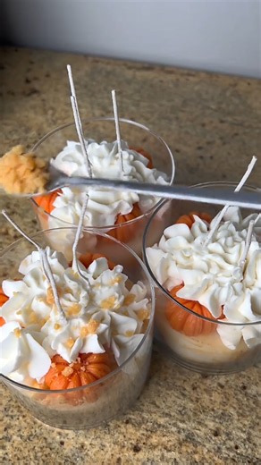 Pumpkin spice candle trend: Why everyone loves this autumn aroma